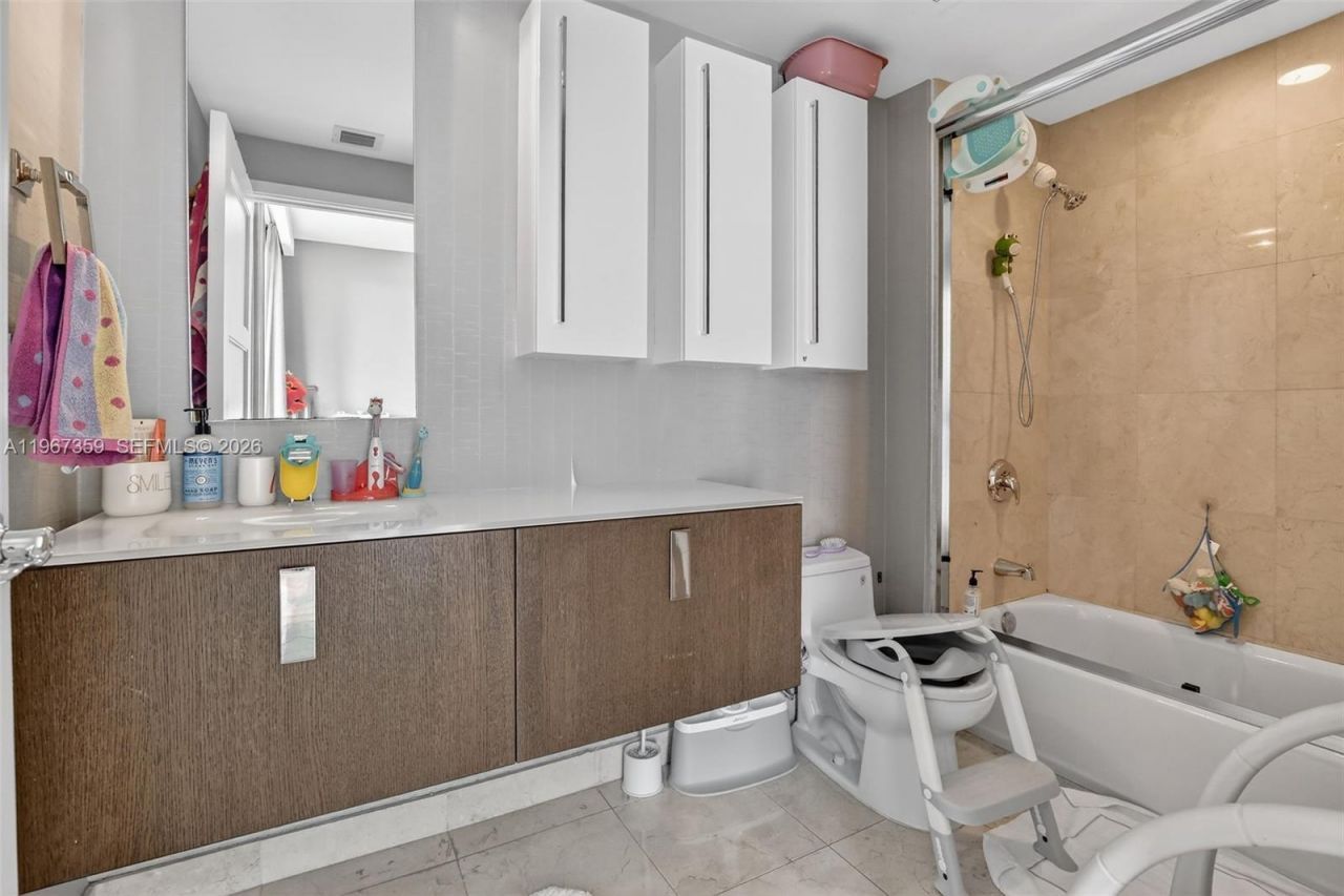 19400 Turnberry Way, Unit 1012, Aventura, FL 33180 Photo