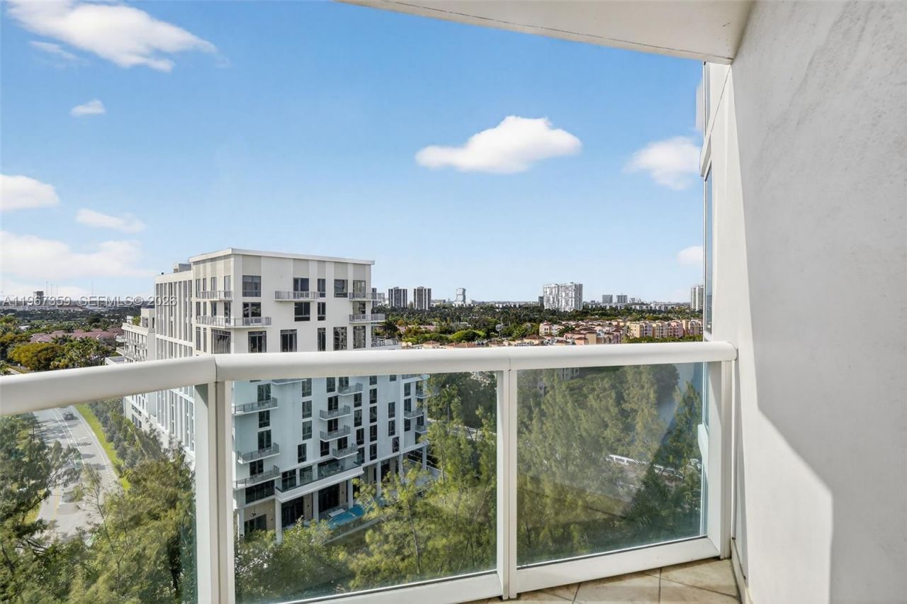 19400 Turnberry Way, Unit 1012, Aventura, FL 33180 Photo