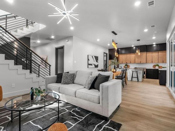 912 Brookwood Drive , Dallas, TX 75224