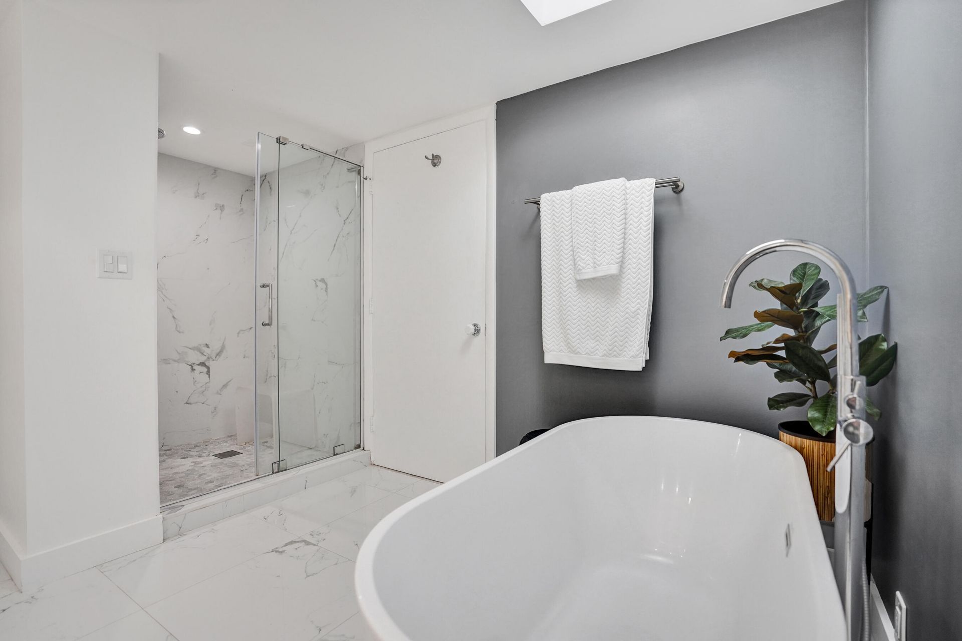 19707 Turnberry Way, Unit 18j, Aventura, FL 33180 Photo