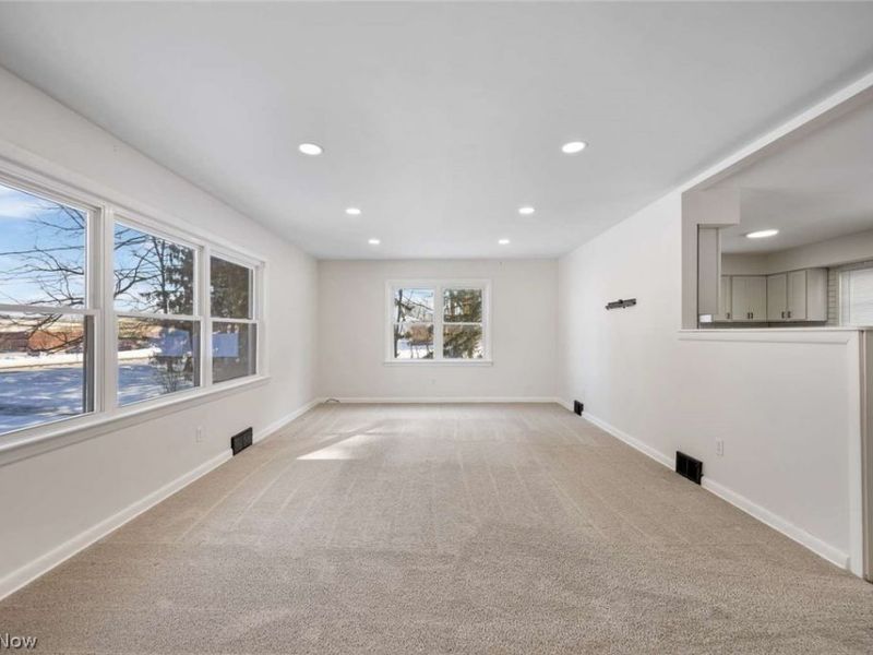 99 N Munroe Road, Tallmadge, OH 44278 Photo 8