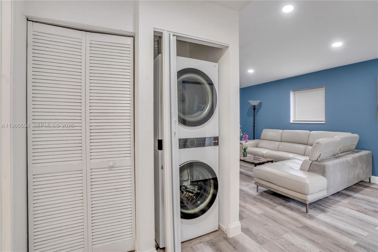 3790 N Jog Rd , Unit 206, West Palm Beach, FL 33411 Photo