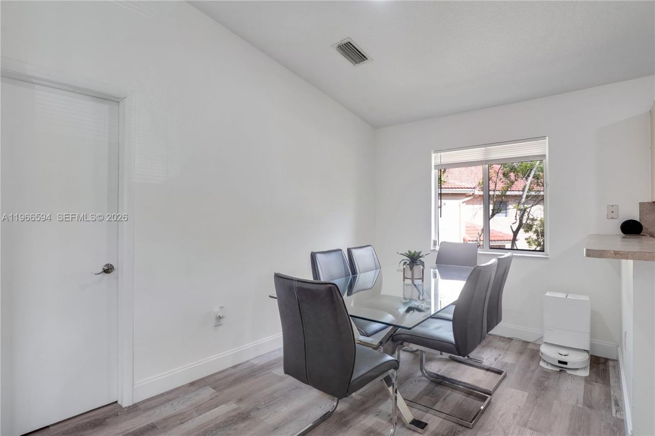 3790 N Jog Rd , Unit 206, West Palm Beach, FL 33411 Photo