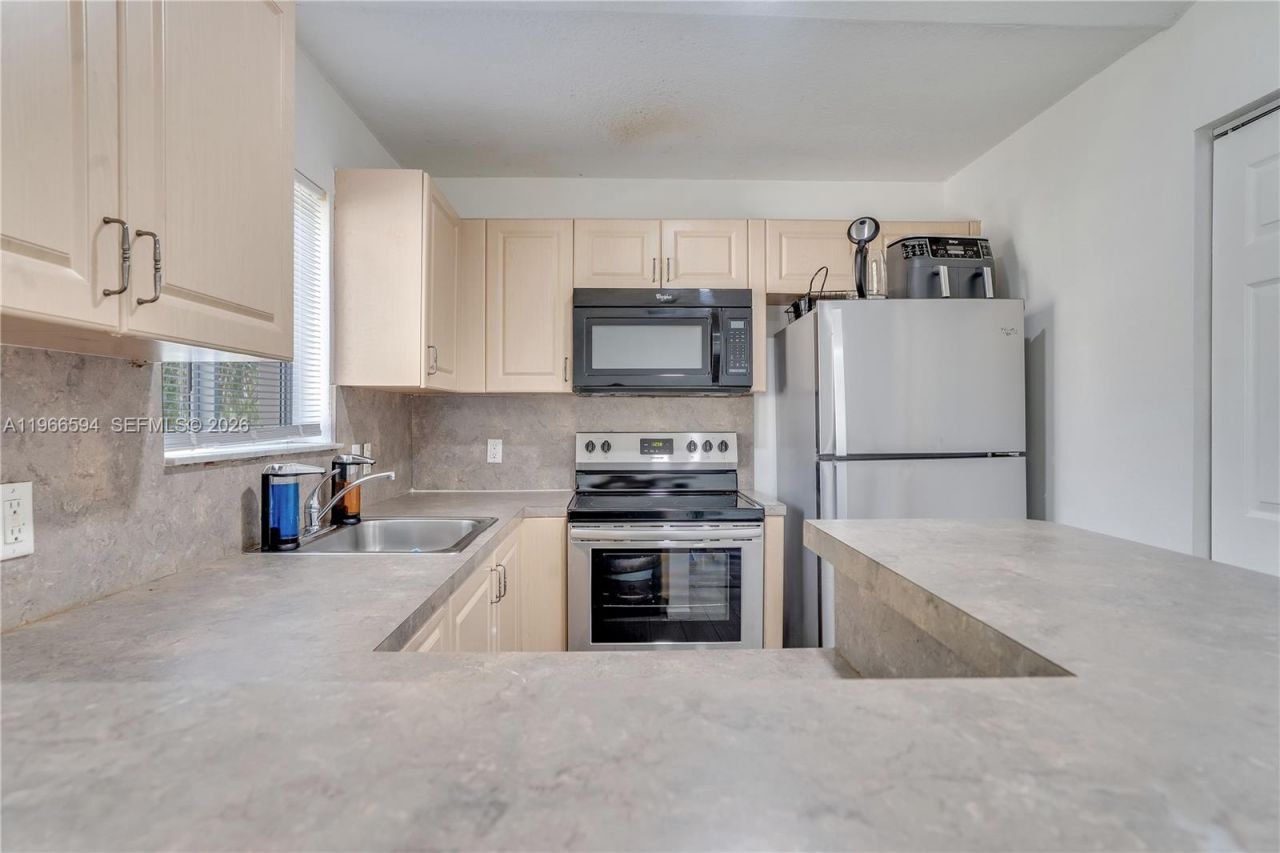 3790 N Jog Rd , Unit 206, West Palm Beach, FL 33411 Photo