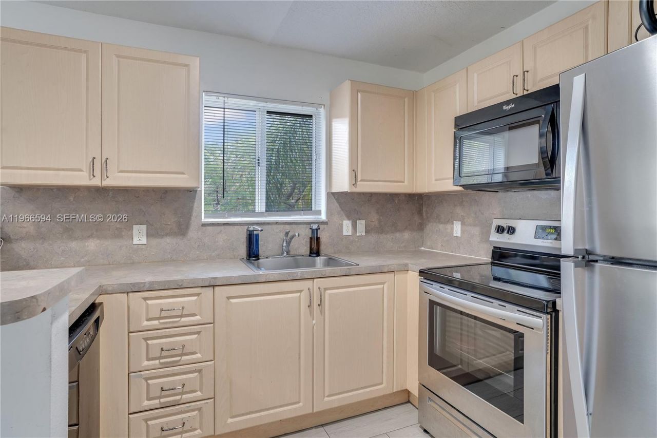 3790 N Jog Rd , Unit 206, West Palm Beach, FL 33411 Photo