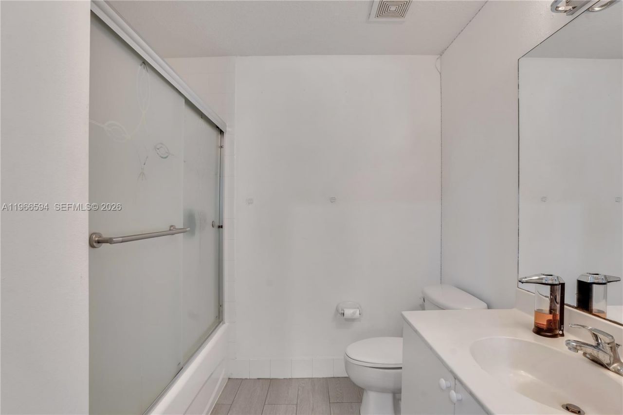 3790 N Jog Rd , Unit 206, West Palm Beach, FL 33411 Photo