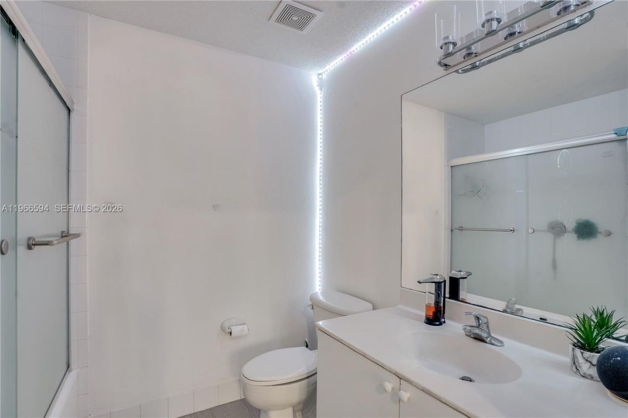 3790 N Jog Rd , Unit 206, West Palm Beach, FL 33411 Photo