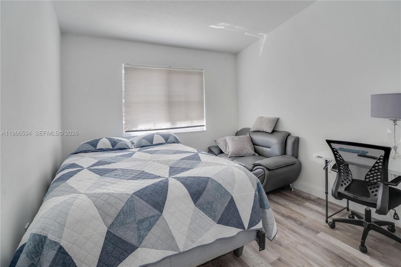 3790 N Jog Rd , Unit 206, West Palm Beach, FL 33411 Photo