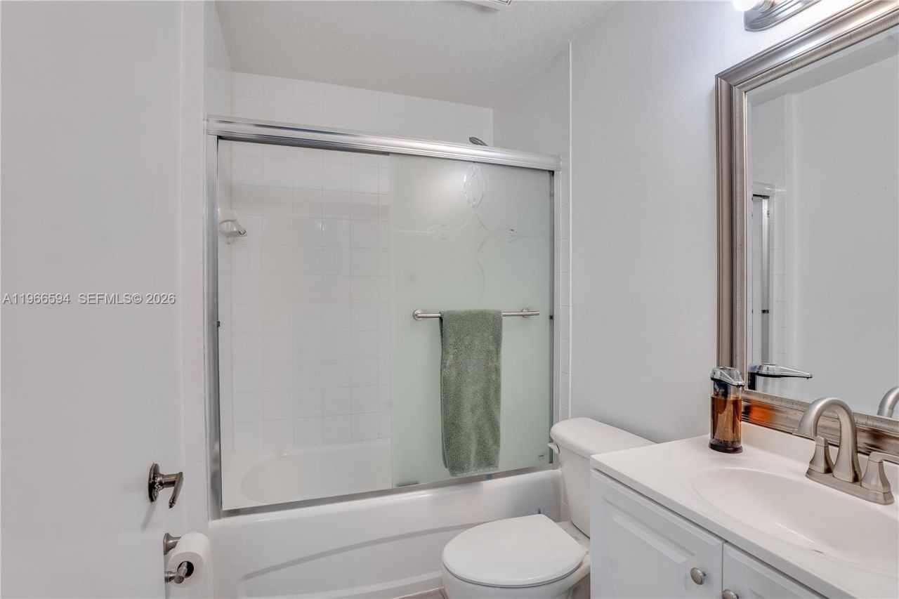 3790 N Jog Rd , Unit 206, West Palm Beach, FL 33411 Photo