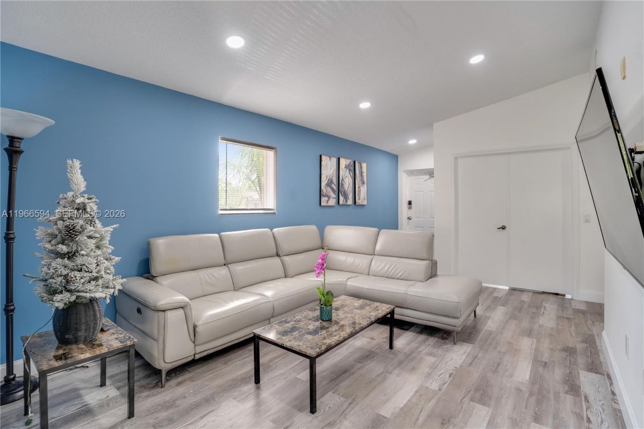 3790 N Jog Rd , Unit 206, West Palm Beach, FL 33411 Photo