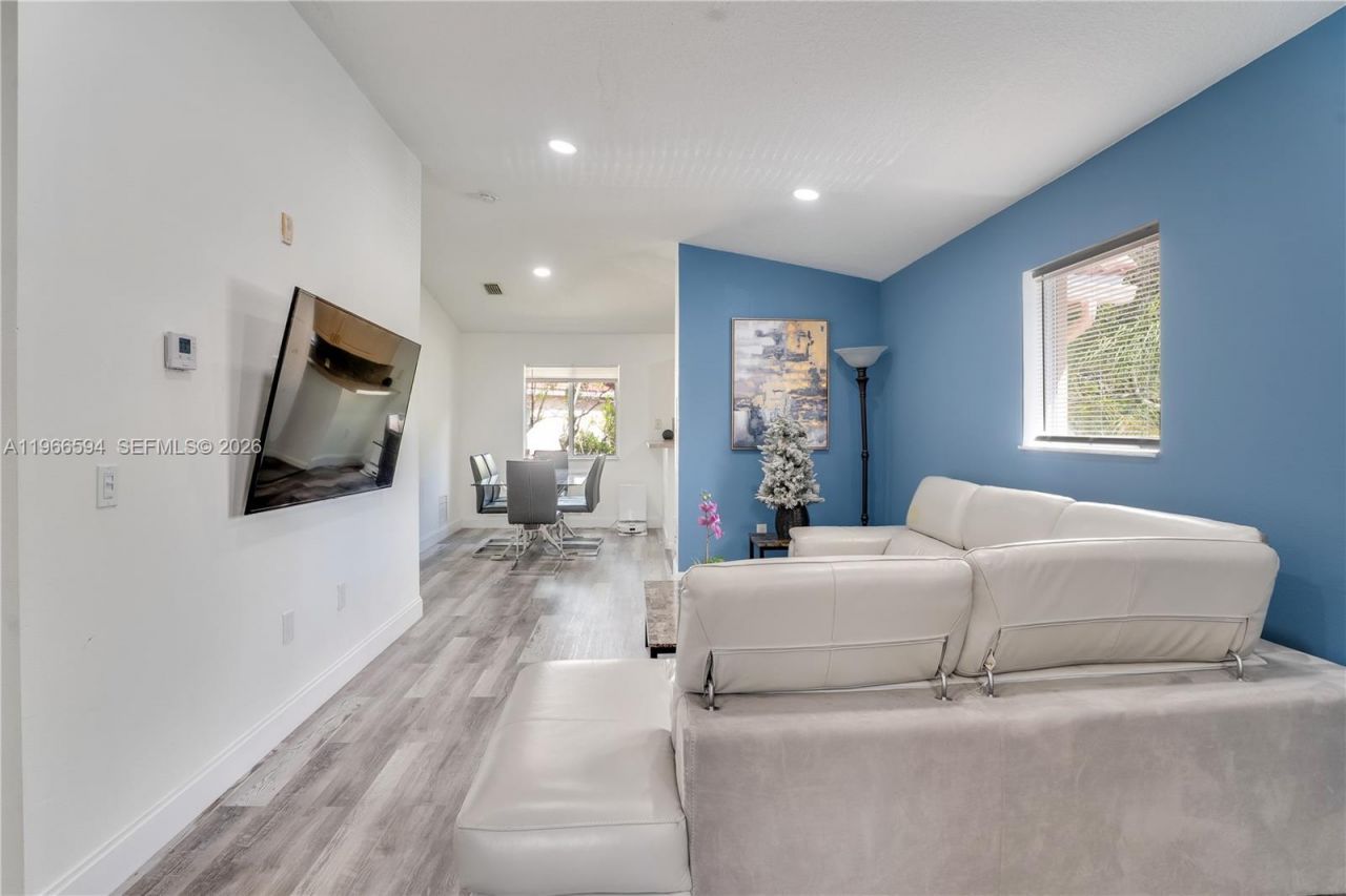 3790 N Jog Rd , Unit 206, West Palm Beach, FL 33411 Photo