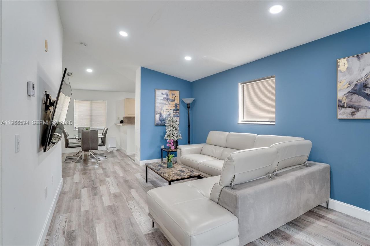 3790 N Jog Rd , Unit 206, West Palm Beach, FL 33411 Photo