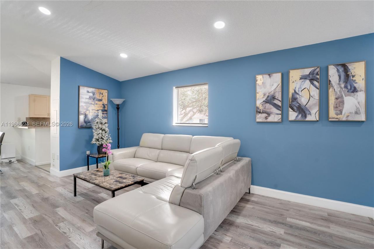 3790 N Jog Rd , Unit 206, West Palm Beach, FL 33411 Photo