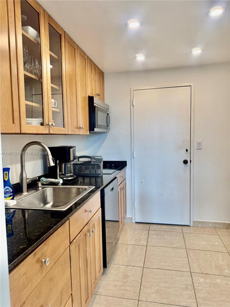 9800 W Bay Harbor Dr , Unit 605, Bay Harbor Islands, FL 33154 Photo