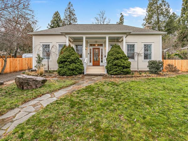 283 High Street, Ashland, OR 97520