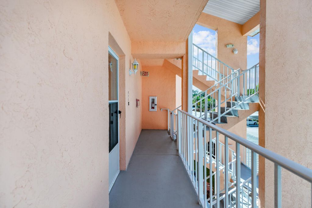 2950 SE Ocean Boulevard, Unit 109-304, Stuart, FL 34996 Photo