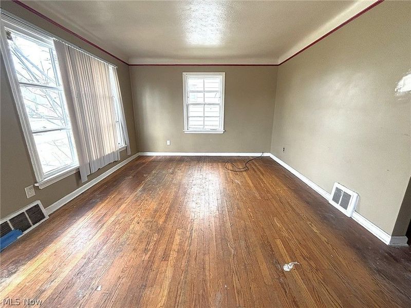 3927 E 153rd Street, Cleveland, OH 44128 Photo 2