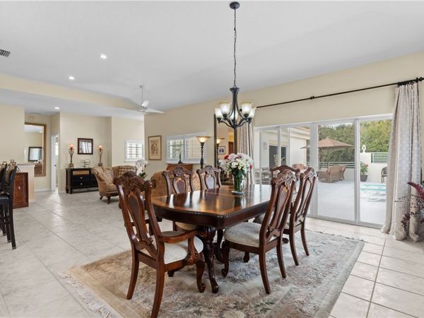 504 7th Square, Unit 201, Vero Beach, FL 32962