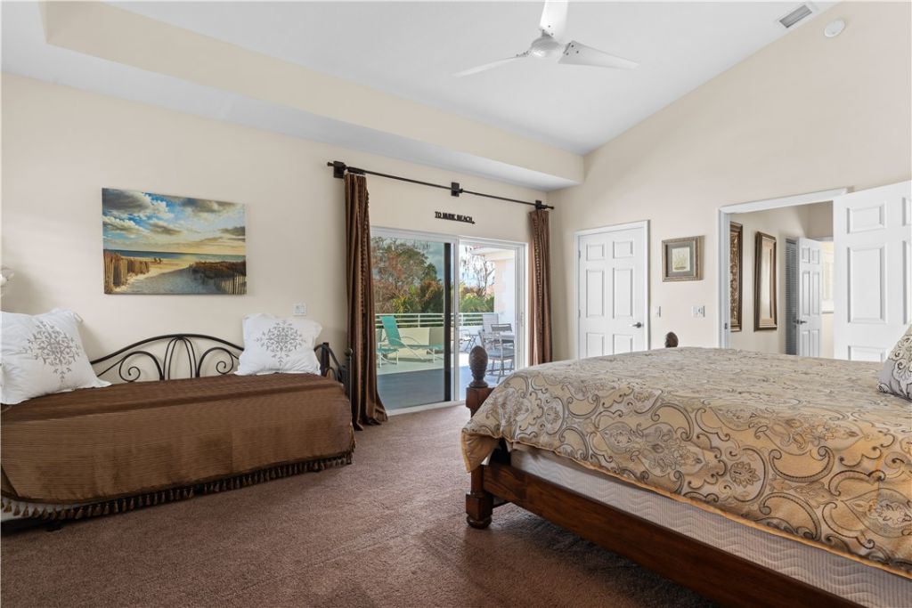 504 7th Square, Unit 201, Vero Beach, FL 32962 Photo