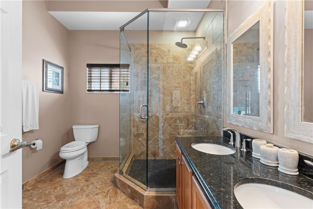 504 7th Square, Unit 201, Vero Beach, FL 32962 Photo