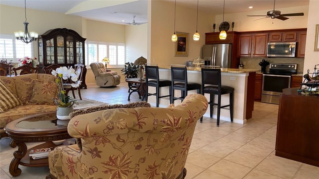 504 7th Square, Unit 201, Vero Beach, FL 32962 Photo