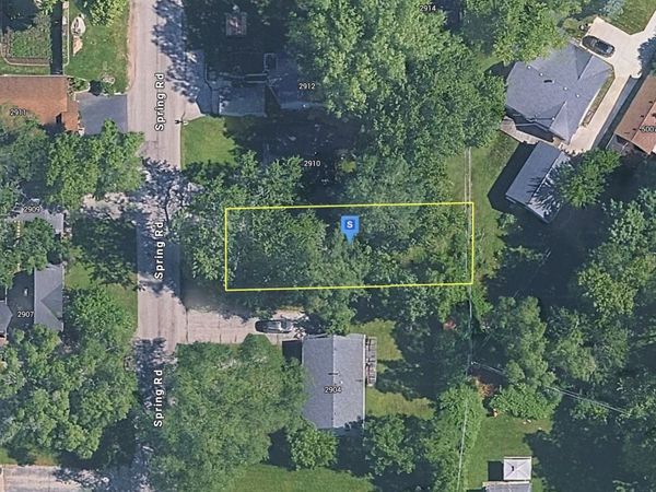 2908 Spring Road, Mccullom Lake, IL 60050