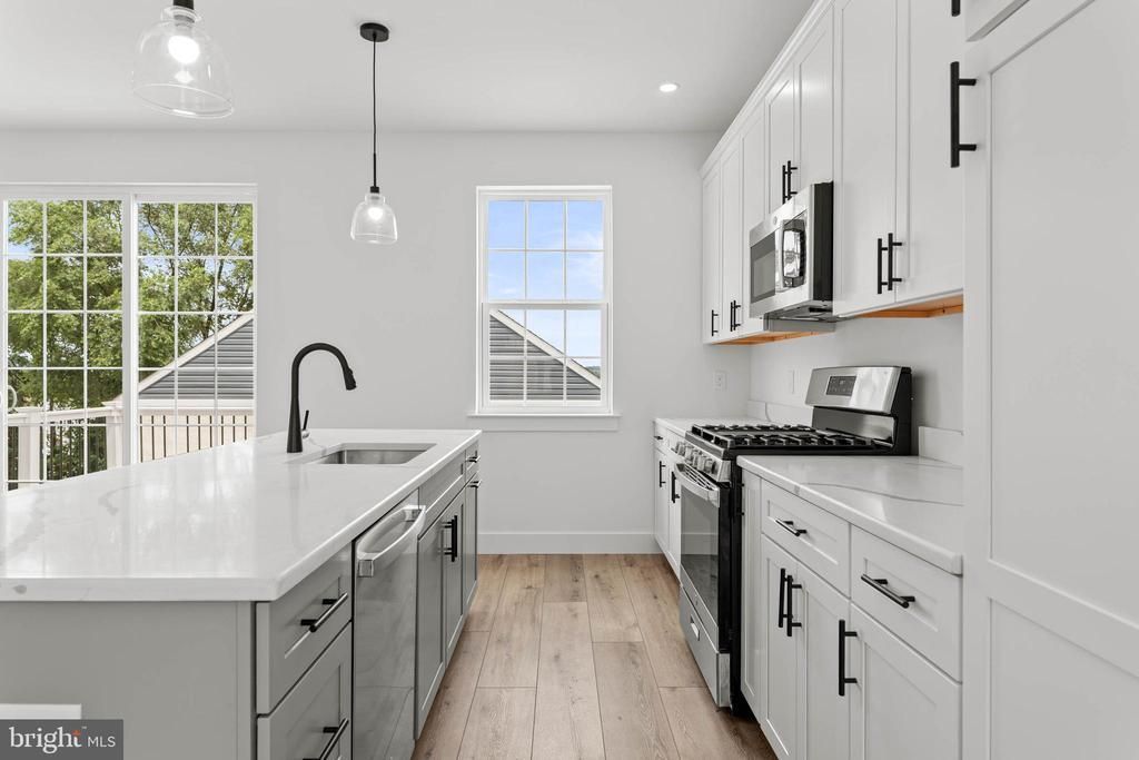 213 W Eighth Street, Bridgeport, PA 19405 Main Photo