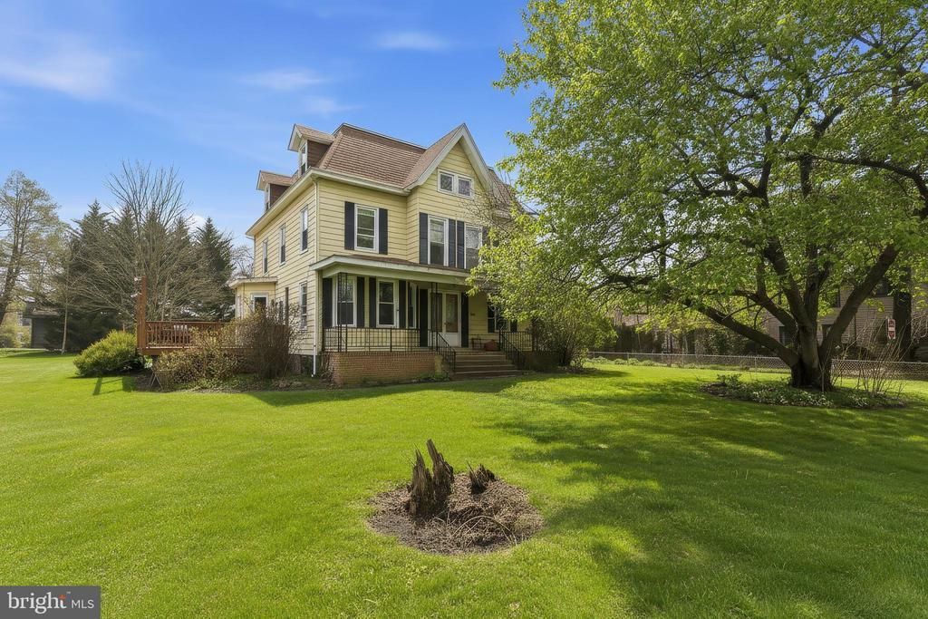 600 Farnsworth Avenue, Bordentown, NJ 08505 Main Photo