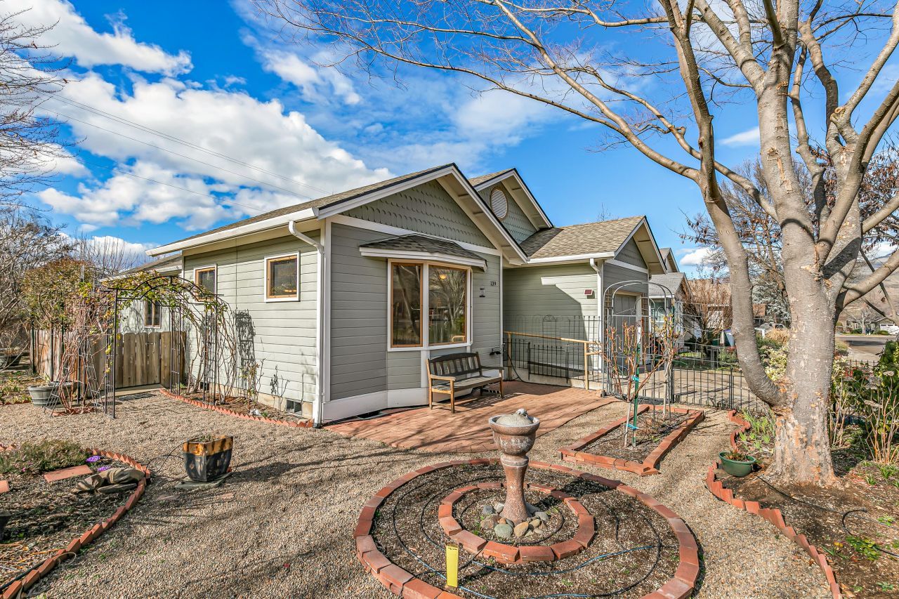 139 N Wightman Street, Ashland, OR 97520 Main Photo