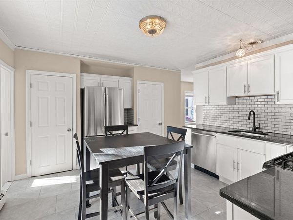 118 W 6th St, Lowell, MA 01850