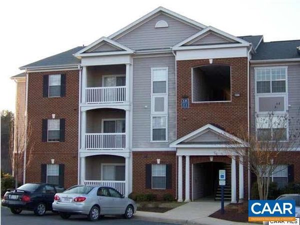 135 YELLOWSTONE DR, Unit 301, Charlottesville, VA 22903