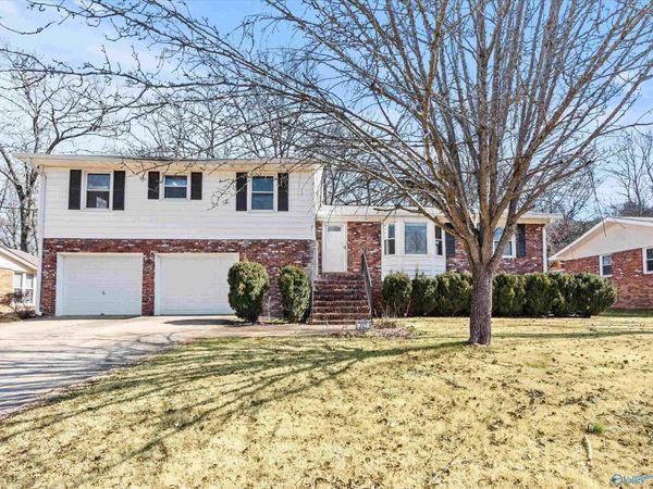 327 Pawnee Trail SE, Huntsville, AL 35803