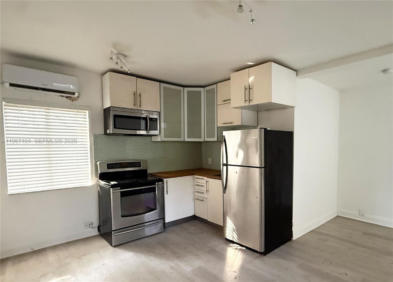 648 NE 80th St, Miami, FL 33138 Photo