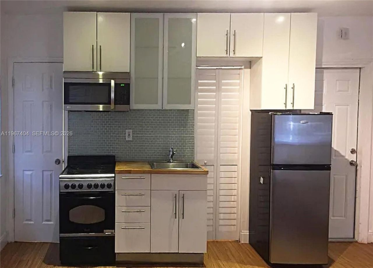 648 NE 80th St, Miami, FL 33138 Photo