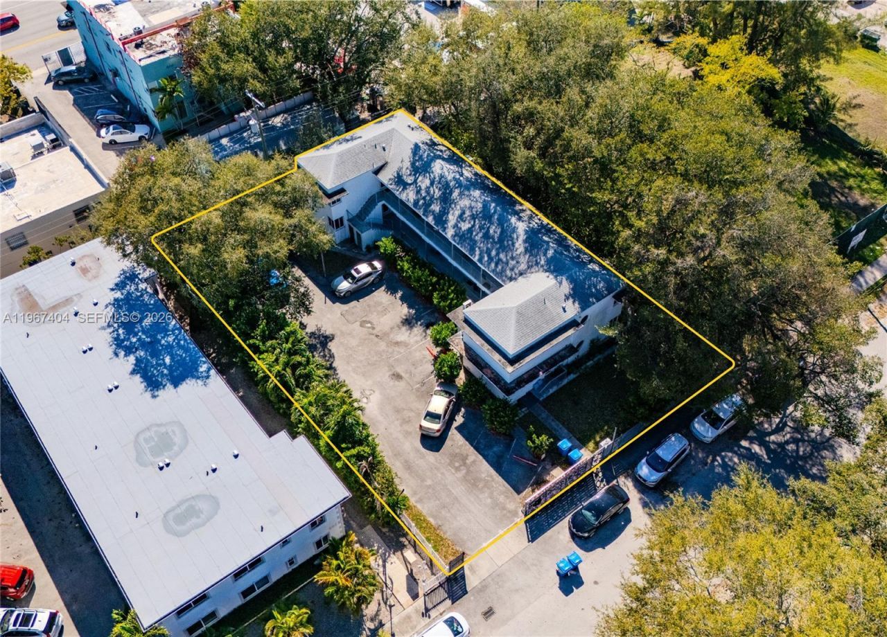 648 NE 80th St, Miami, FL 33138 Photo