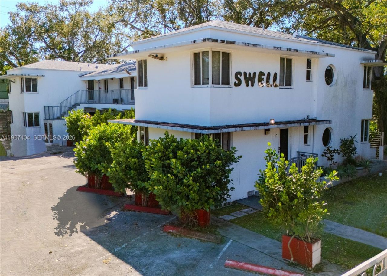 648 NE 80th St, Miami, FL 33138 Photo