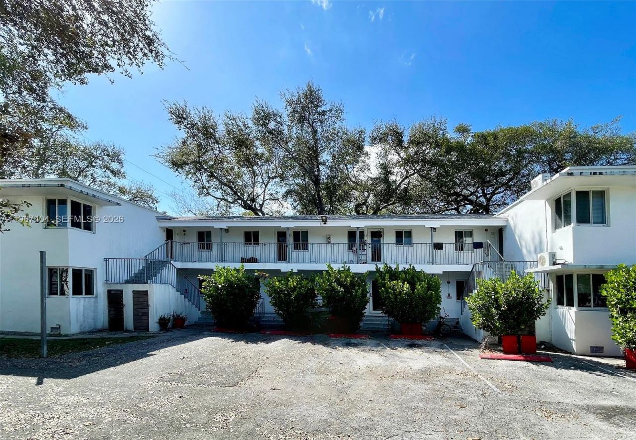 648 NE 80th St, Miami, FL 33138 Photo