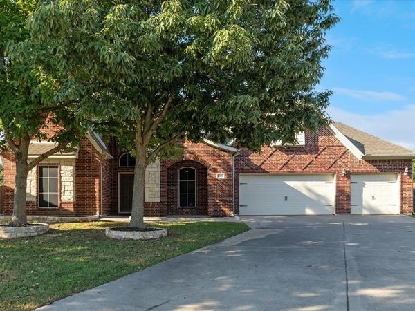 1220 Clairemont Lane, Burleson, TX 76028