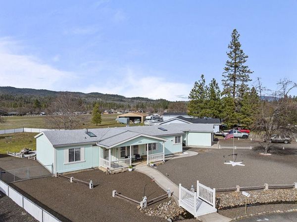 104 Hart Circle, Shady Cove, OR 97539