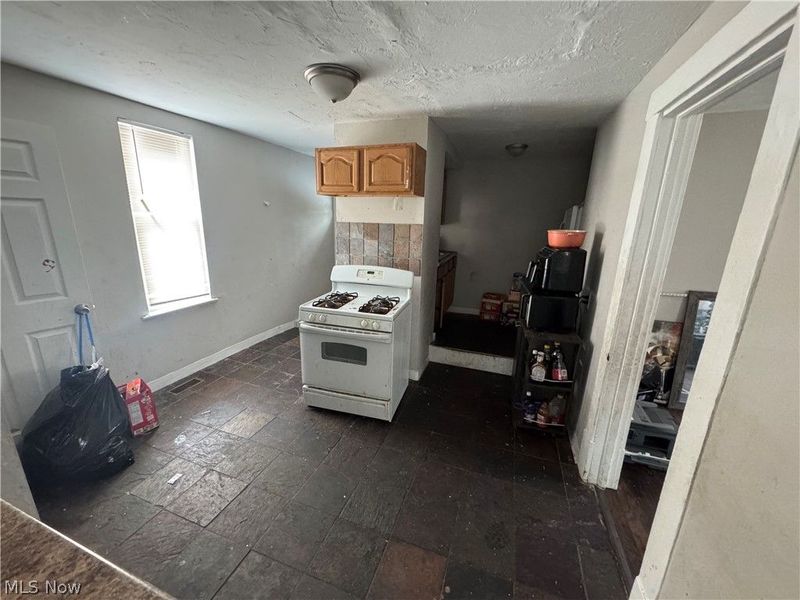 10605 Kimberley Avenue, Cleveland, OH 44108 Photo 12