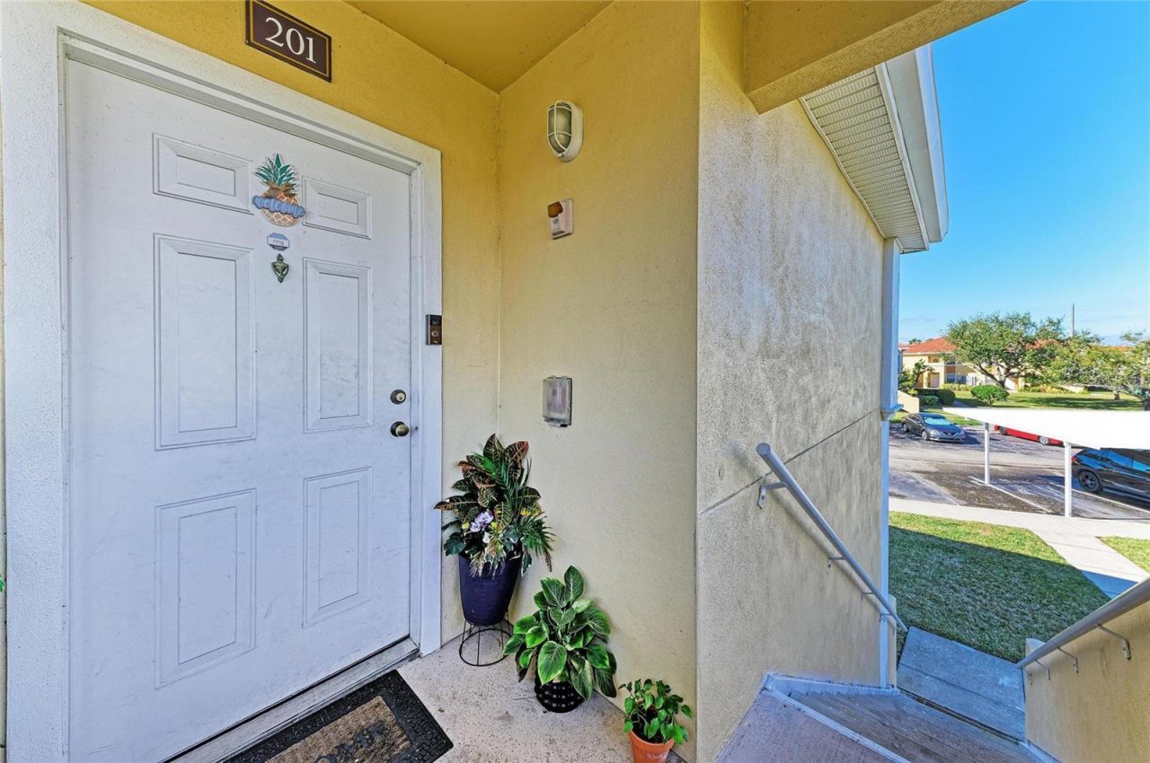 1130 Villagio Circle, Unit 201, Sarasota, FL 34237 Photo