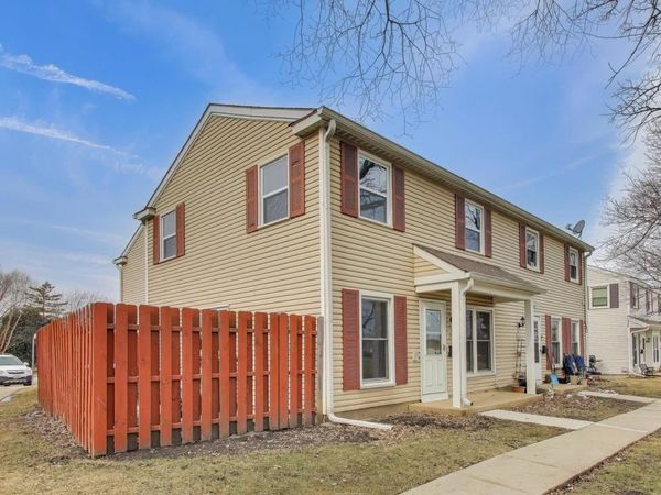 1834 Jamestown Circle, Hoffman Estates, IL 60169