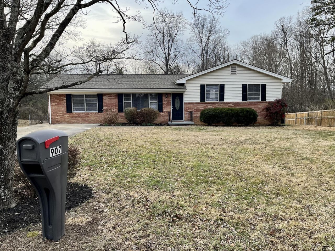 907 W Forest Blvd, Knoxville, TN 37909 Main Photo