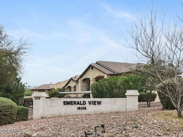 16108 E EMERALD Drive, Unit 204, Fountain Hills, AZ 85268