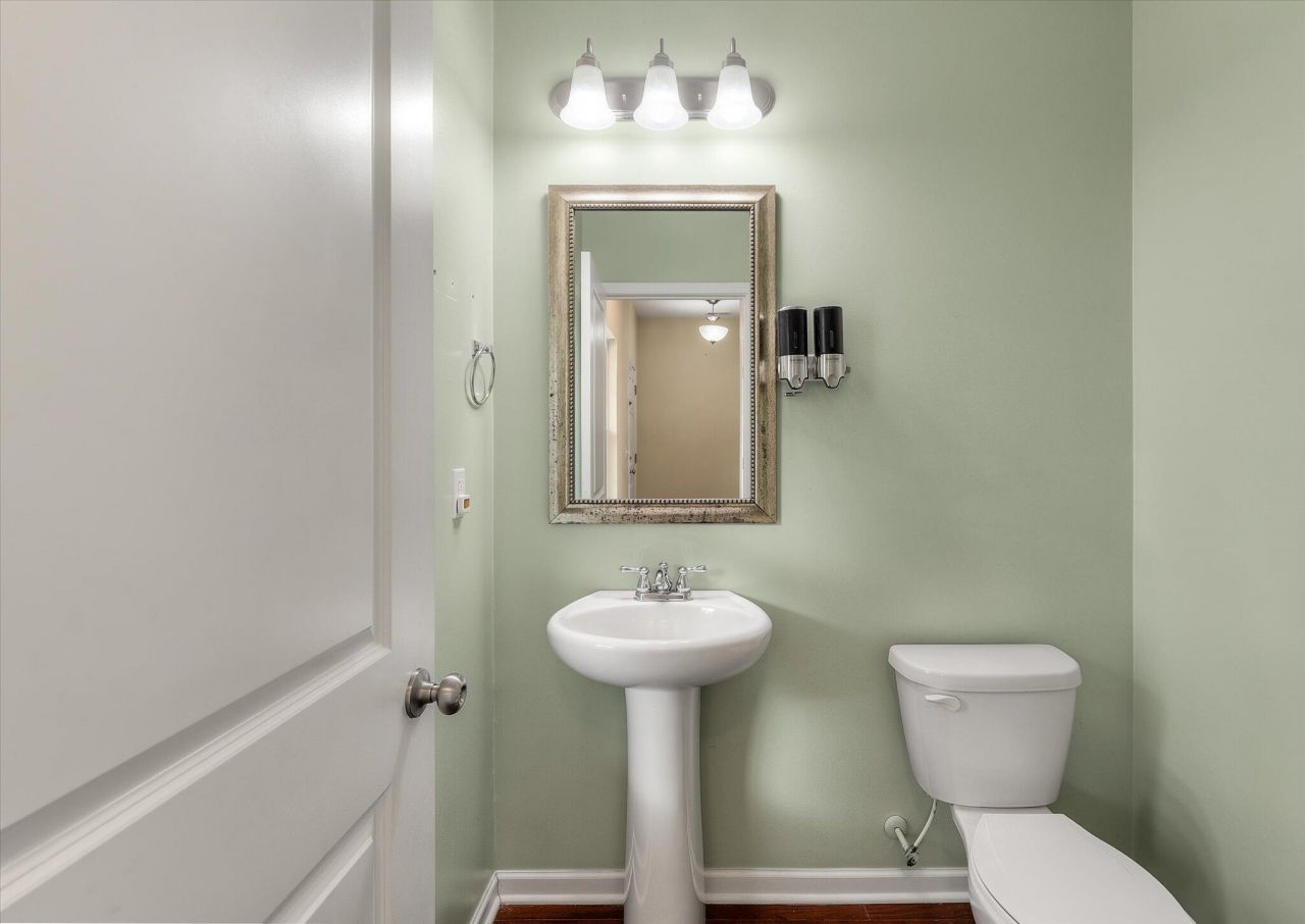 187 Charlesfort Way Photo 18