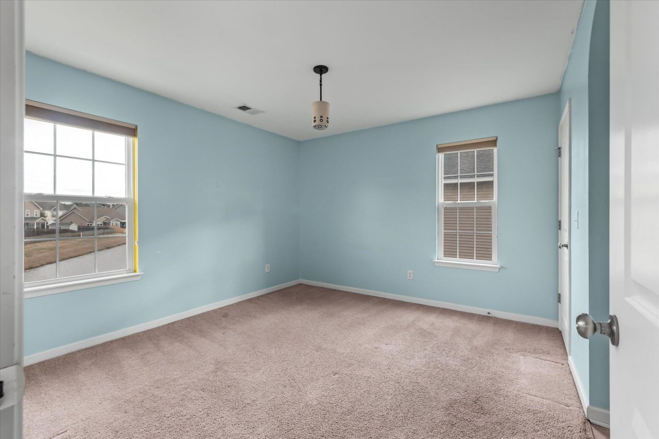 187 Charlesfort Way Photo 28