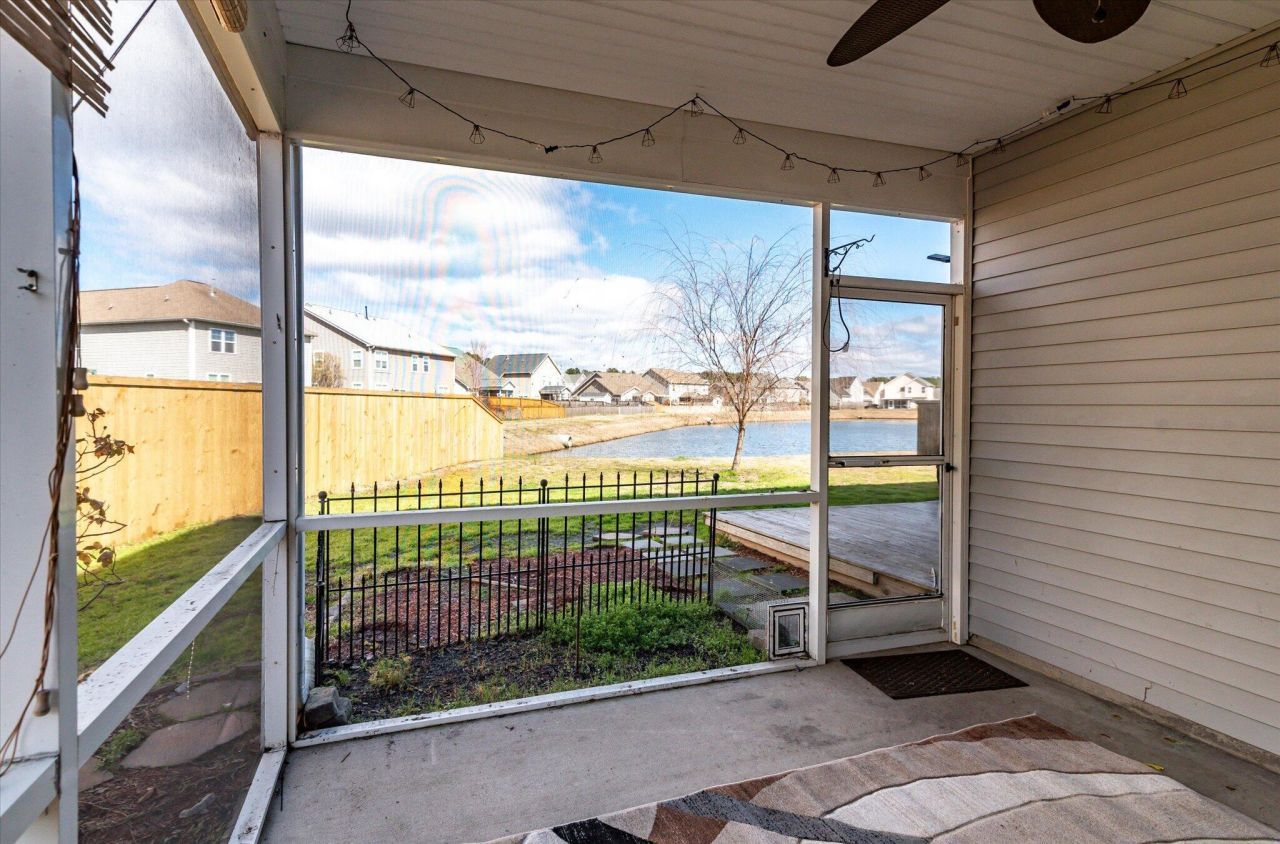 187 Charlesfort Way Photo 36