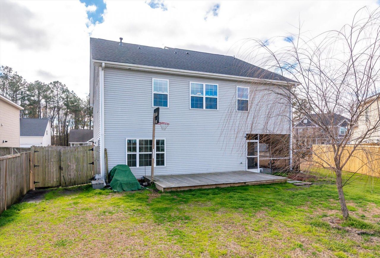 187 Charlesfort Way Photo 37