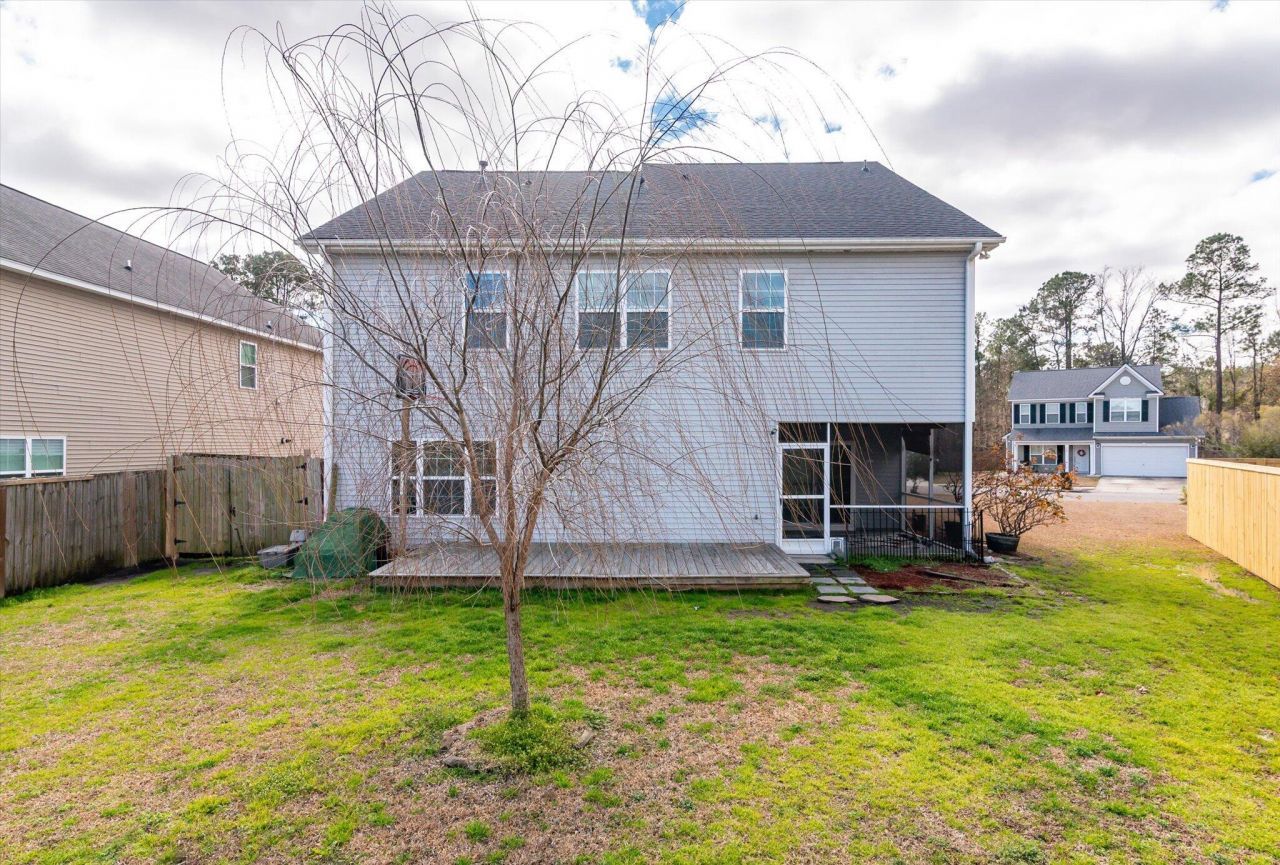 187 Charlesfort Way Photo 38