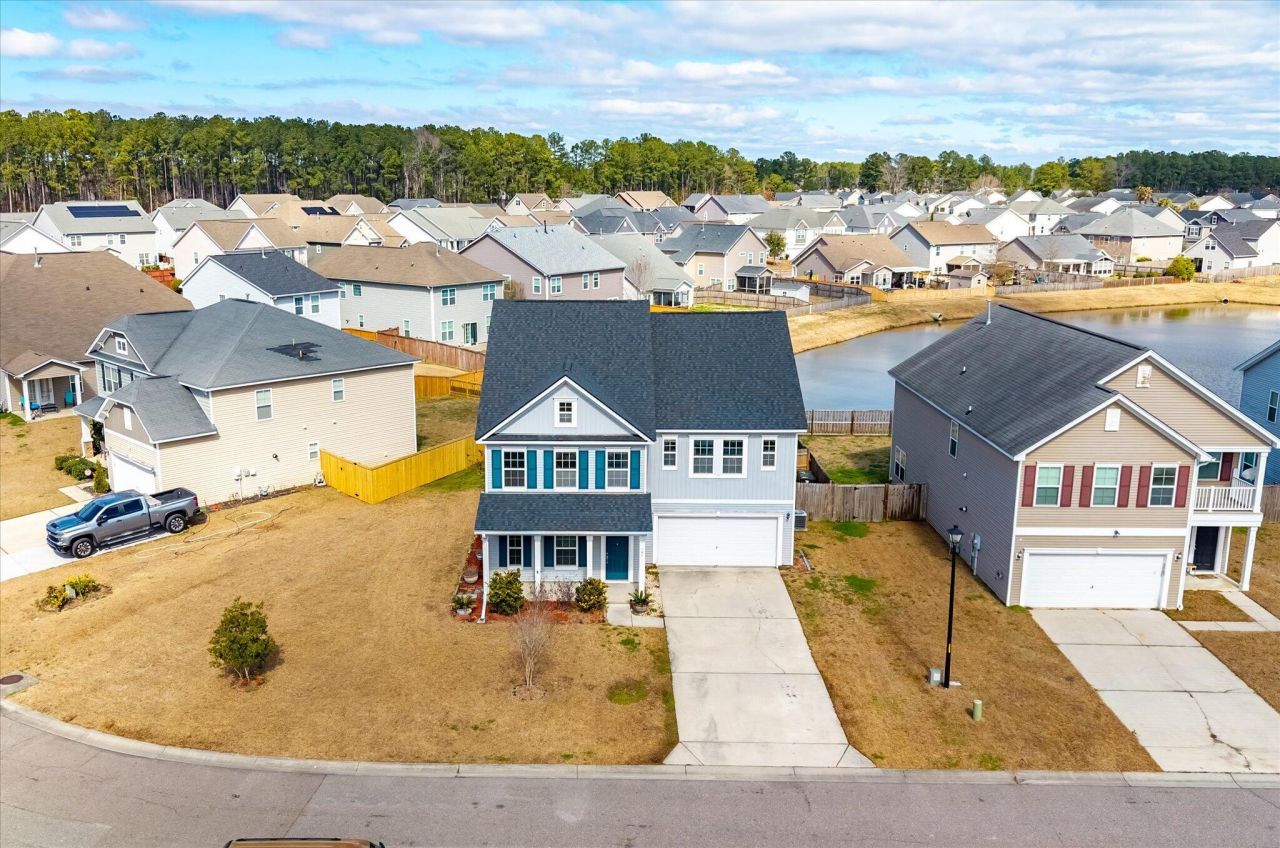 187 Charlesfort Way Photo 40